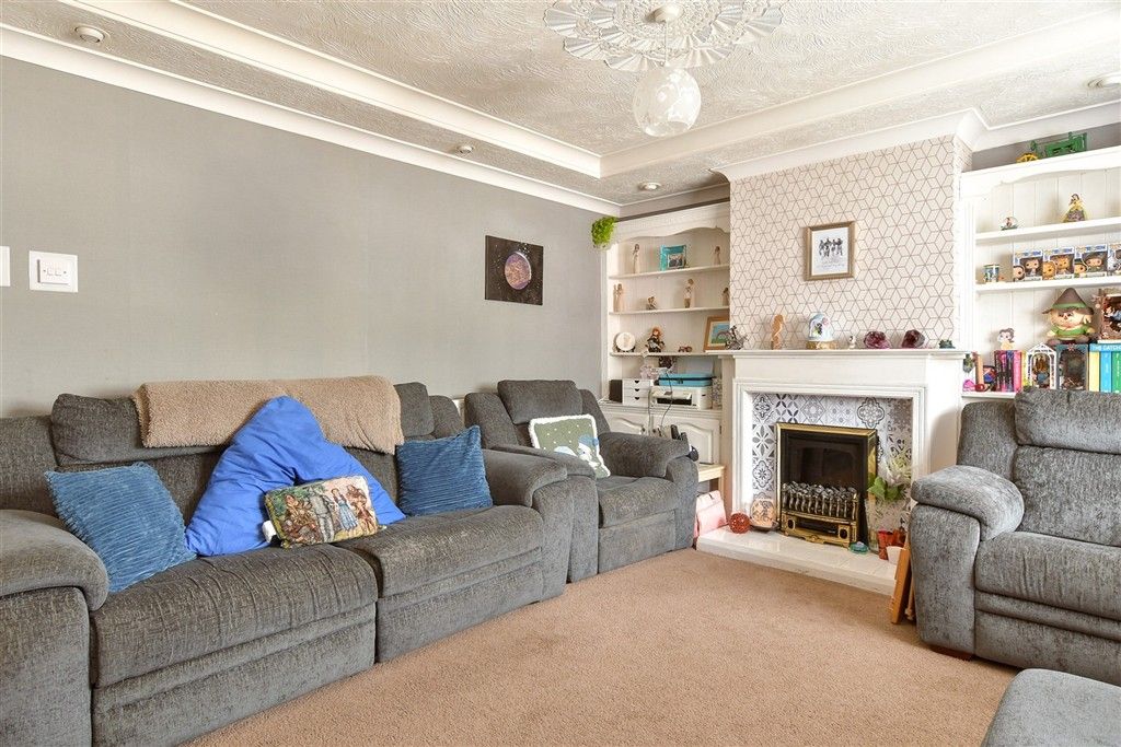 Property photo 1 of 10 Lounge