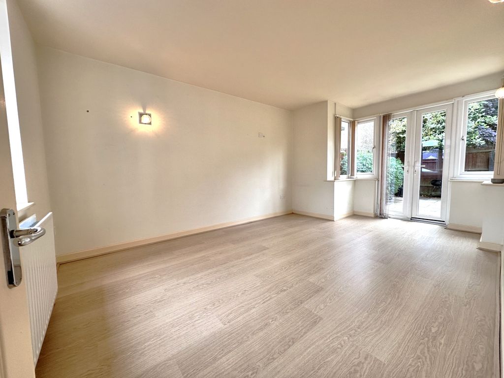 Property photo 2 of 12 Image