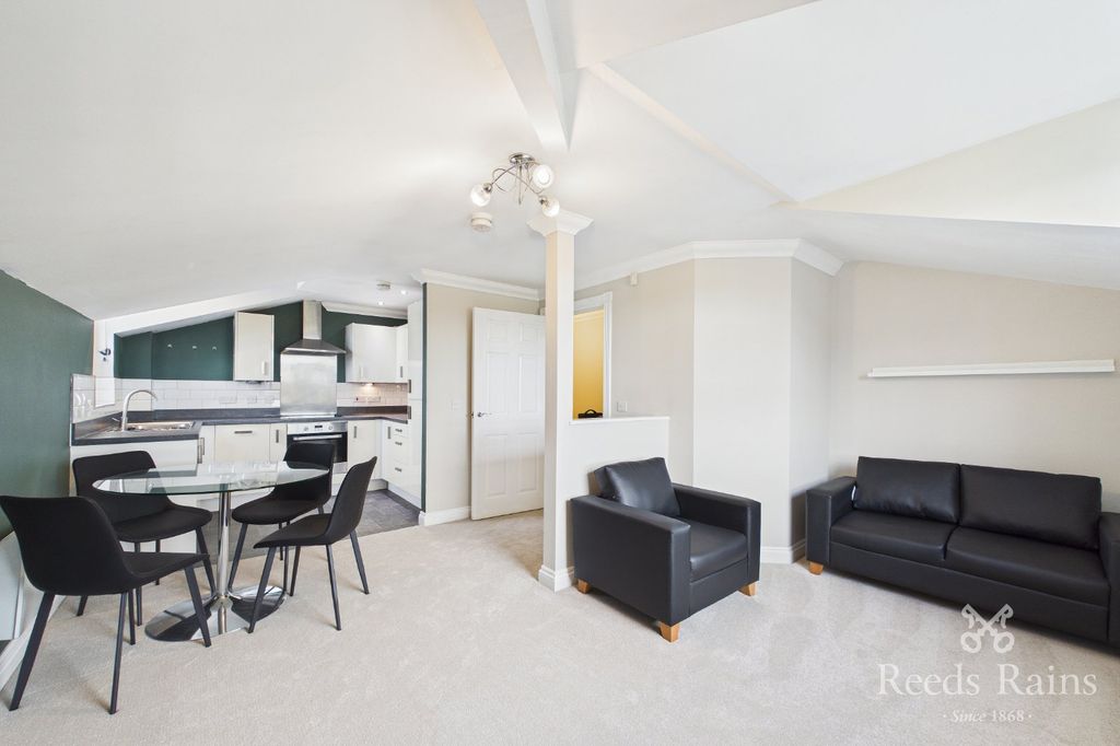 Property photo 2 of 10 Picture No. 37