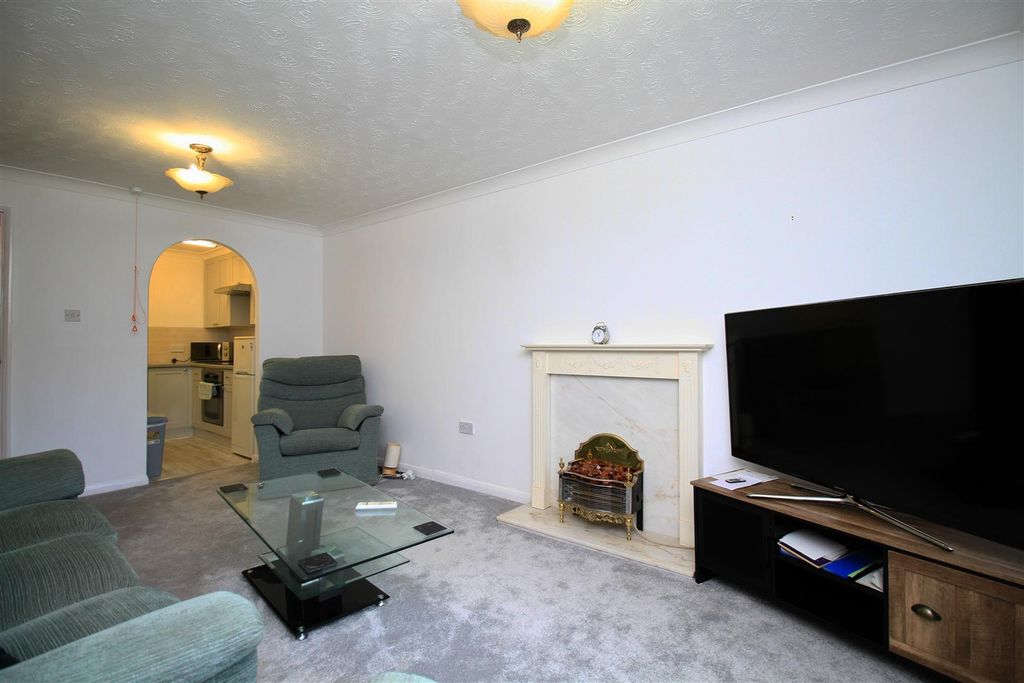 Property photo 2 of 12 Bedroom.. (2).Jpg