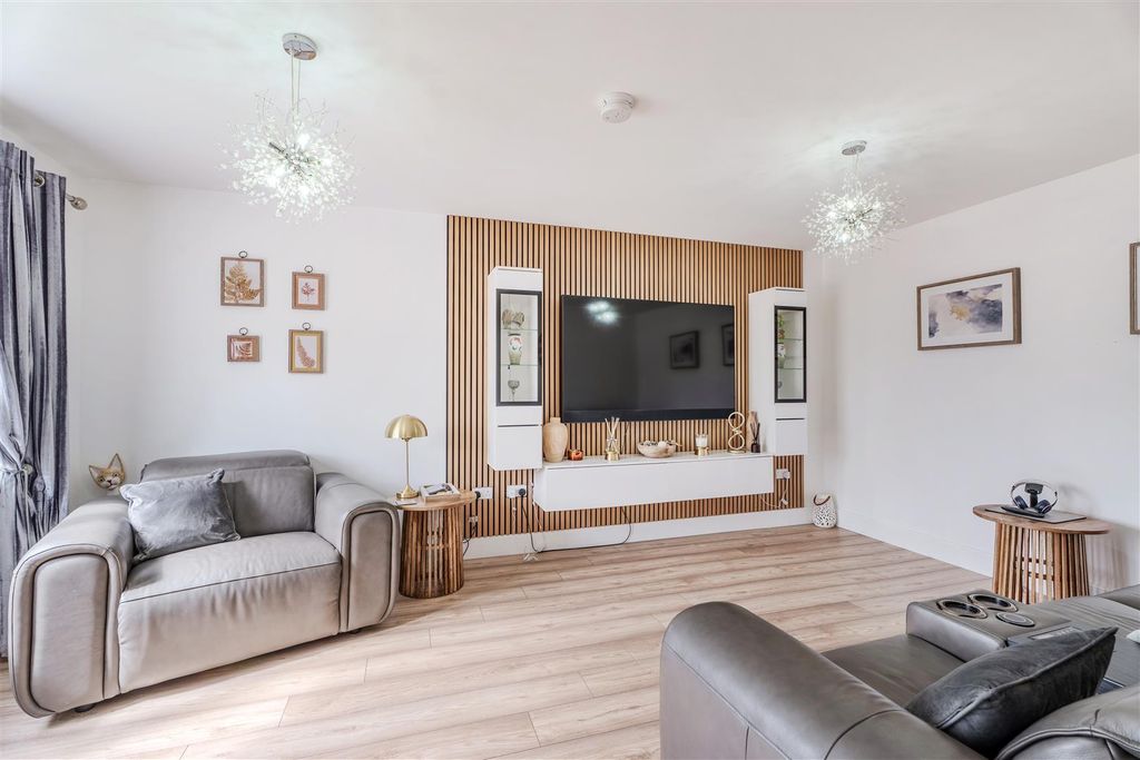 Property photo 3 of 35 10Briestonhill-24.Jpg