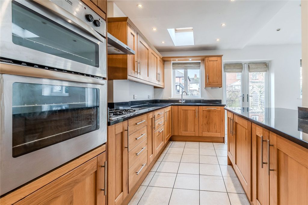 Property photo 2 of 16 Kitchen