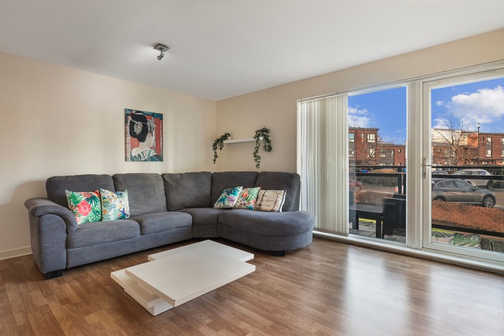 Property photo 3 of 27