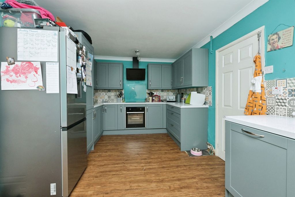 Property photo 3 of 13