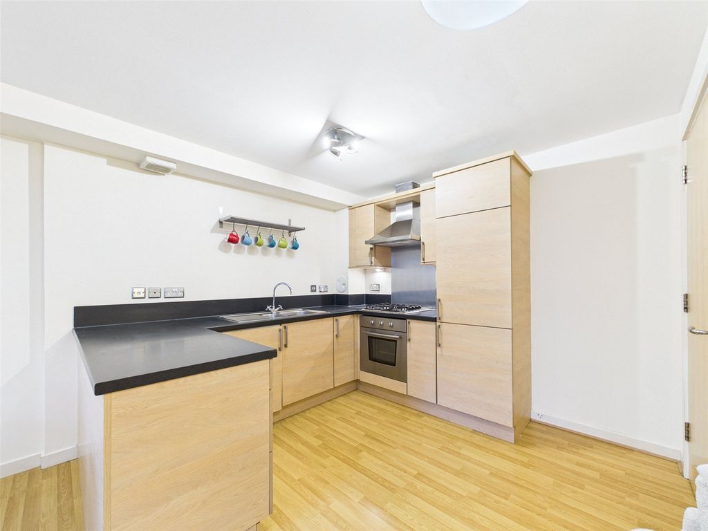 Property photo 3 of 28 Picture No. 13