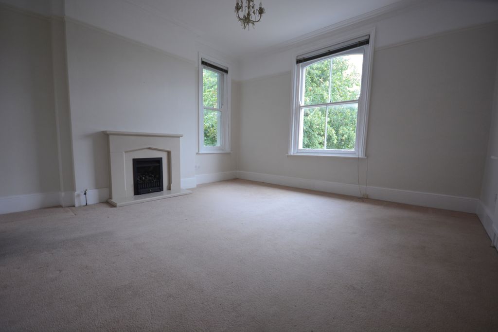 Property photo 3 of 6 Gallery