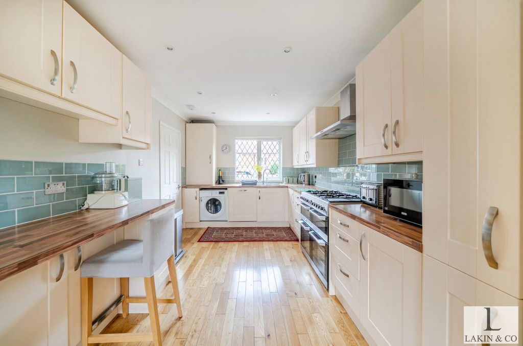 Property photo 3 of 20