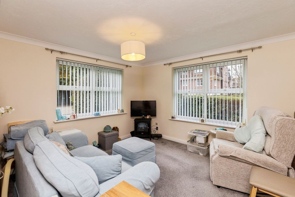 Property photo 3 of 17 Pbox-Img.Jpg