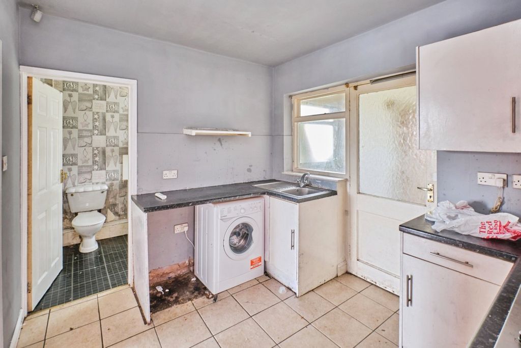 Property photo 3 of 14