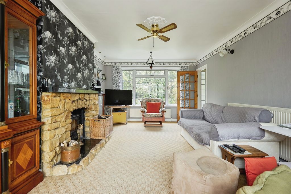 Property photo 3 of 15