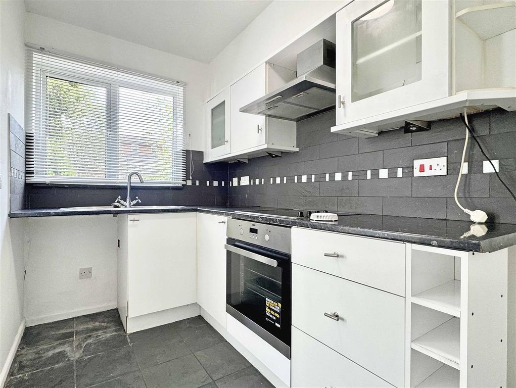 Property photo 3 of 12 Kitchen.Jpg