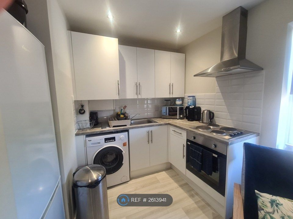 Property photo 1 of 7 Kitchen