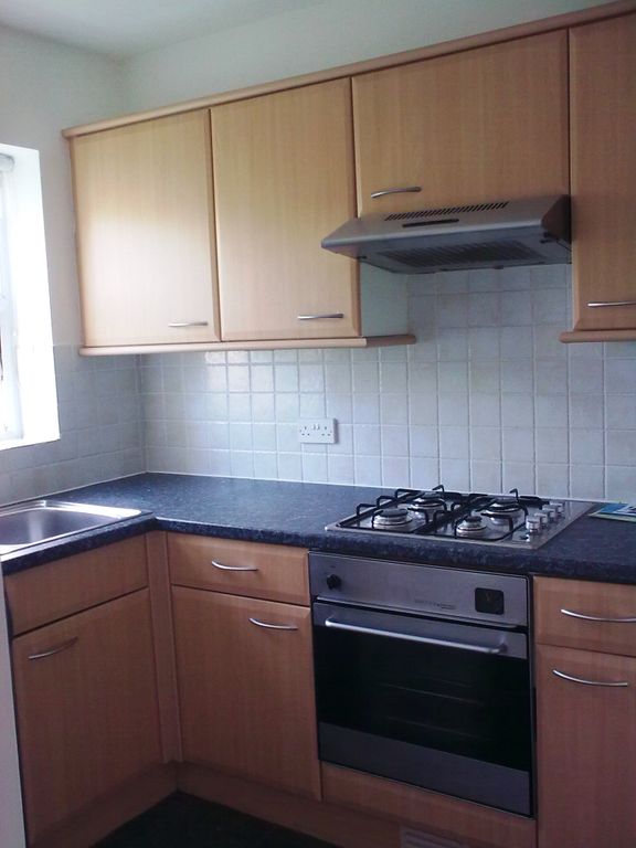 Property photo 3 of 5 Fitted Kitchen With Oven & Hob