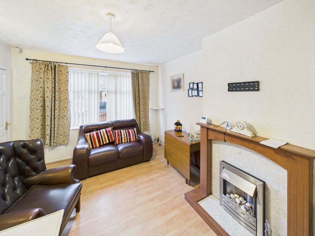 Property photo 2 of 27