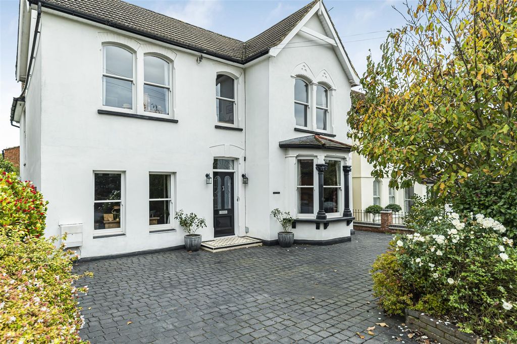 Property photo 1 of 27