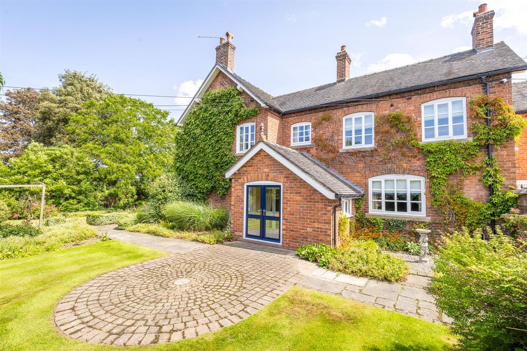 Property photo 1 of 40 Checkleyf-H-10.Jpg