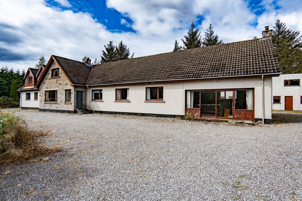 Property photo 1 of 50