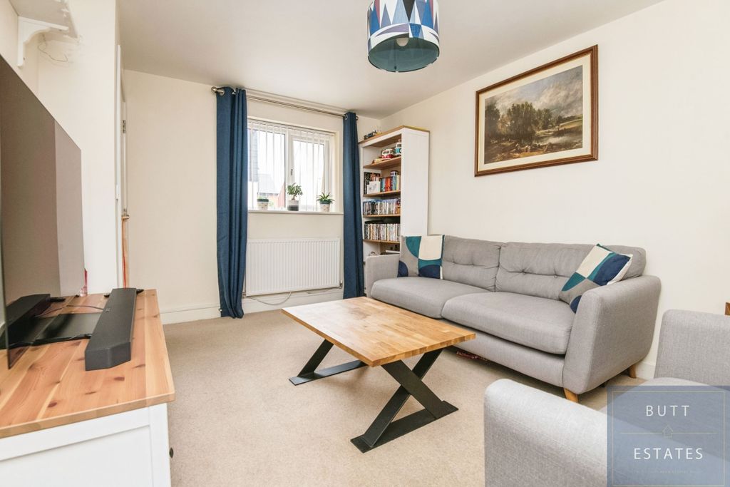 Property photo 2 of 12