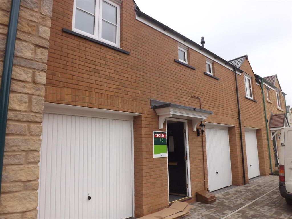 Property photo 1 of 7 Front