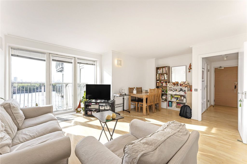 Property photo 1 of 18 Reception