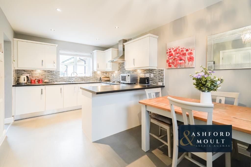 Property photo 3 of 32 Photo Editor For Marketing  (13).Png