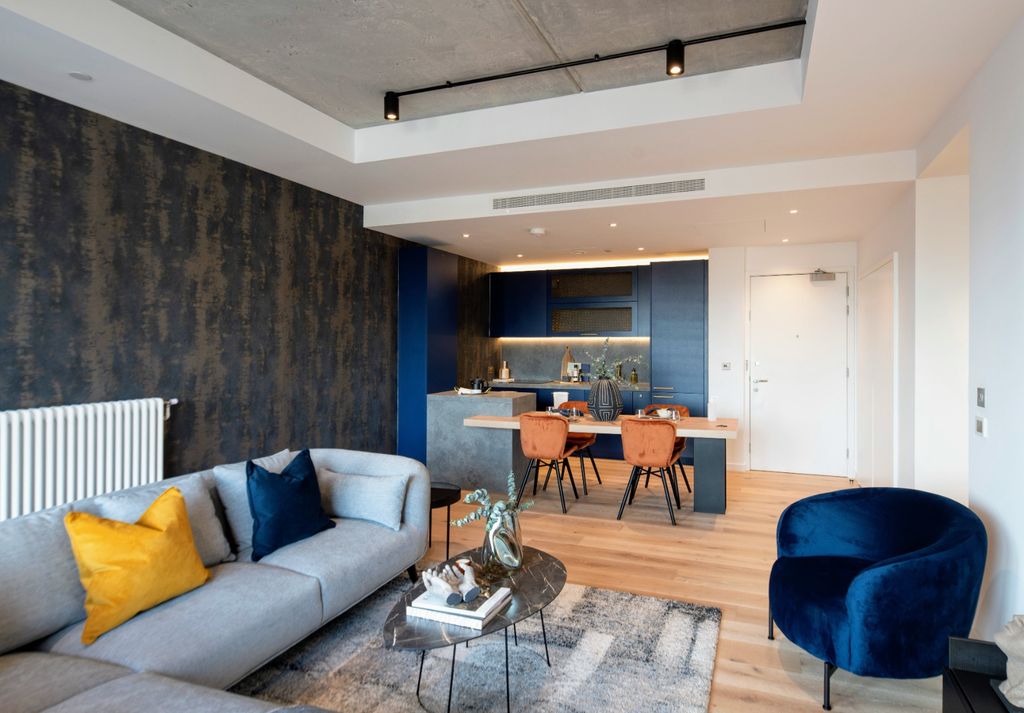 Property photo 3 of 10 Photo 3