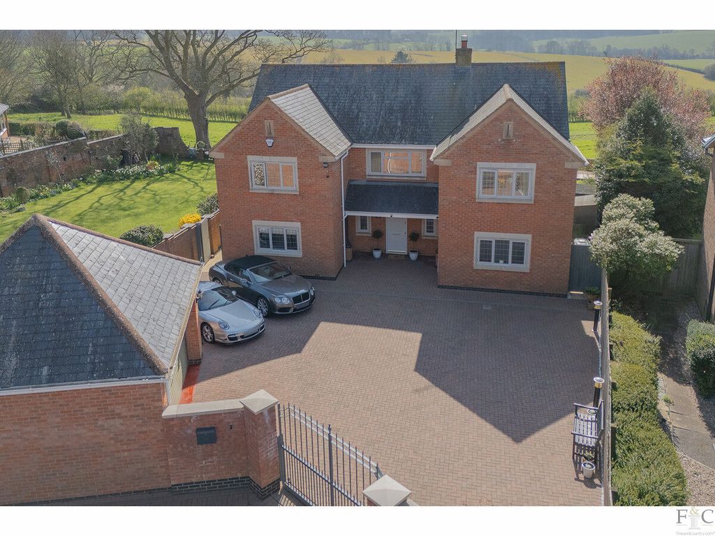 Property photo 1 of 38