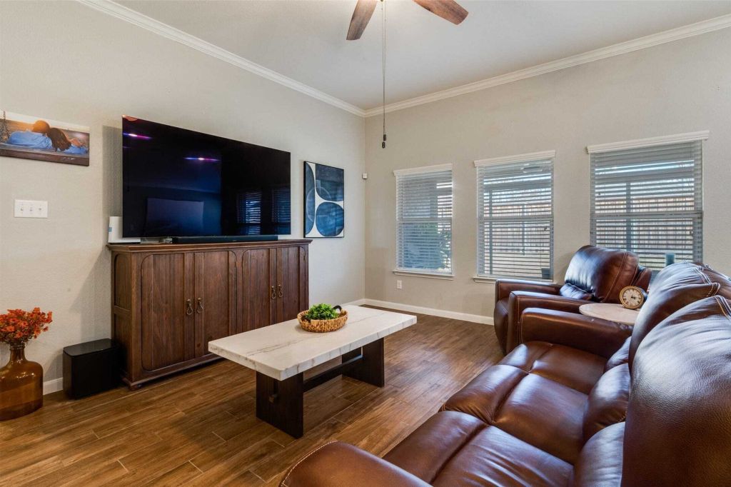 Property photo 3 of 24 <Alttext/>