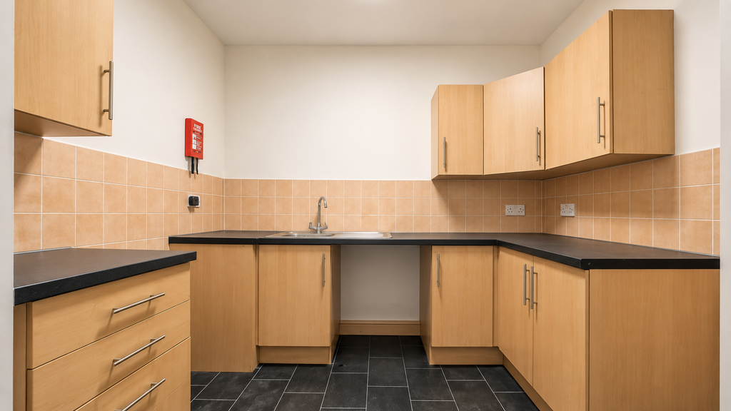 Property photo 2 of 6 Kitchen