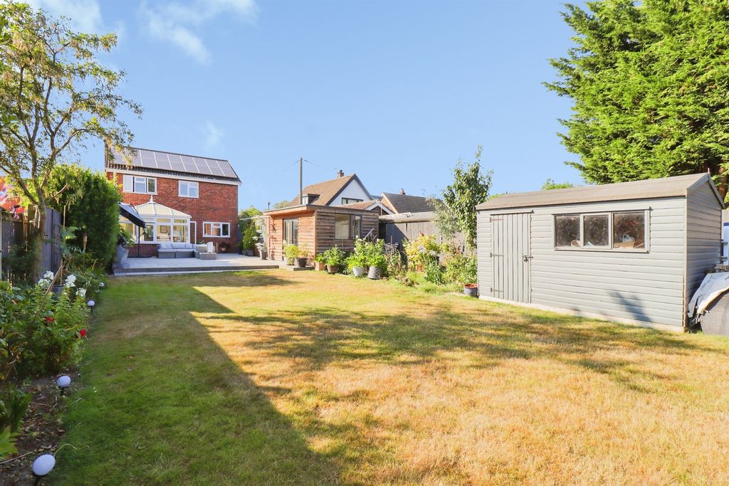 Property photo 2 of 21