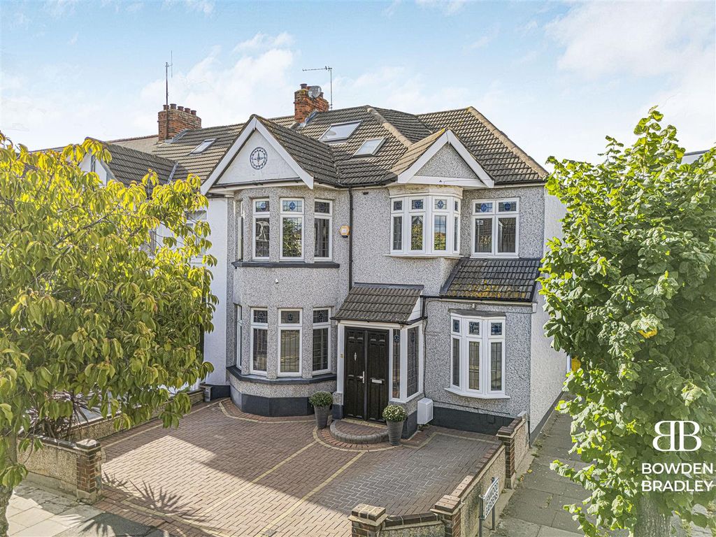 Property photo 1 of 29 Externals