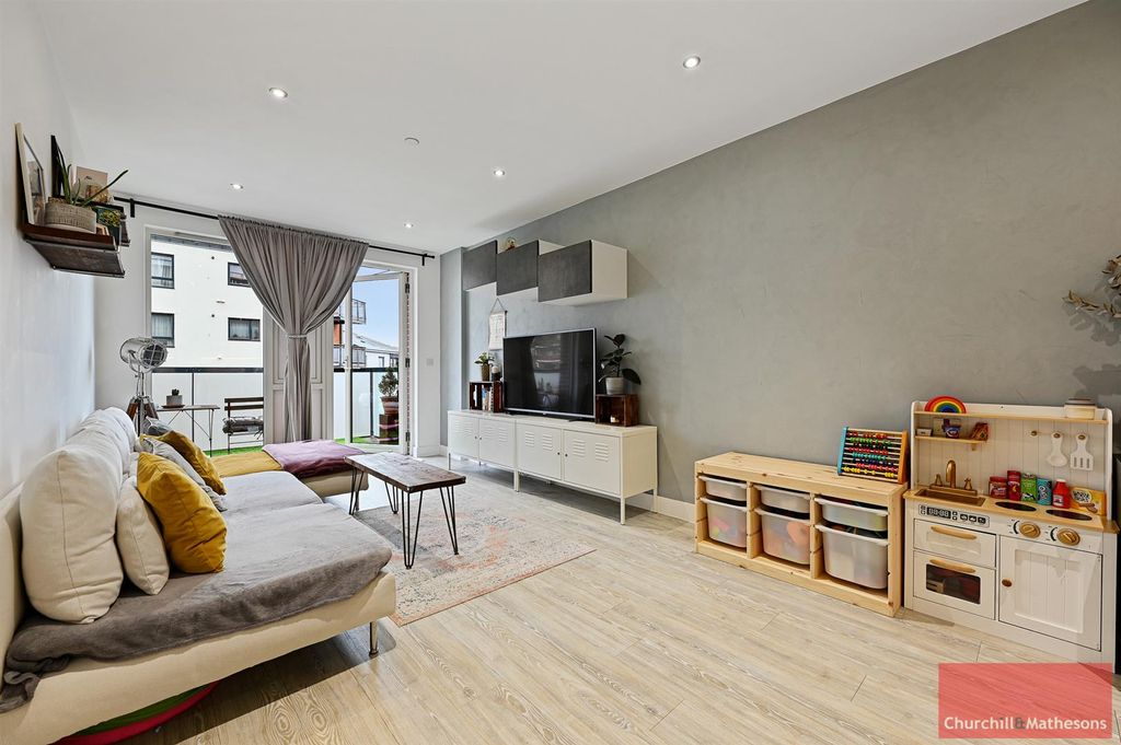 Property photo 2 of 12