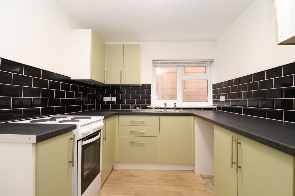 Property photo 1 of 5 Kithcen