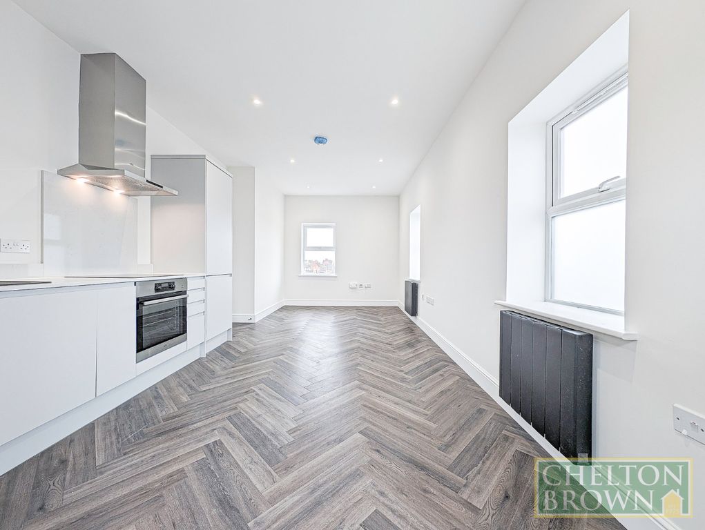 Property photo 2 of 27 Living Space