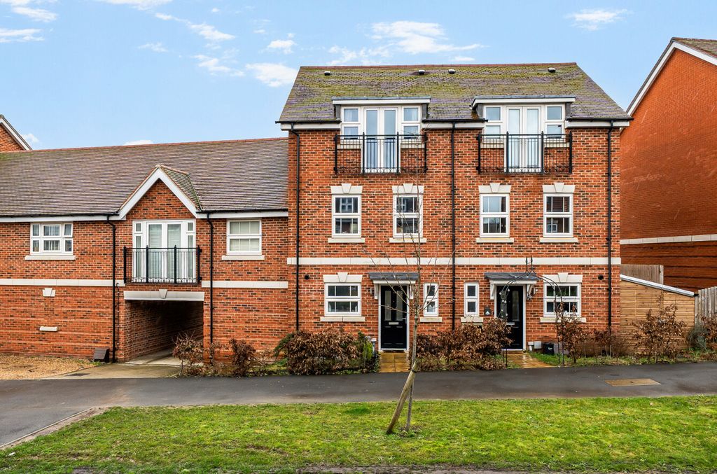 Property photo 1 of 28 1410113-2-698De01...