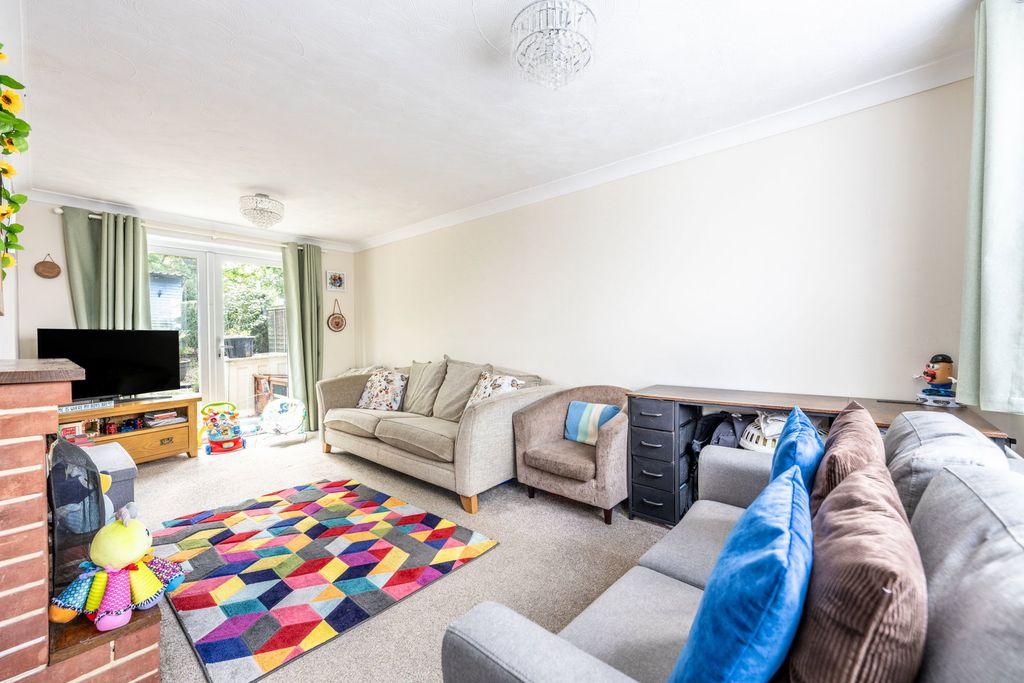 Property photo 2 of 21