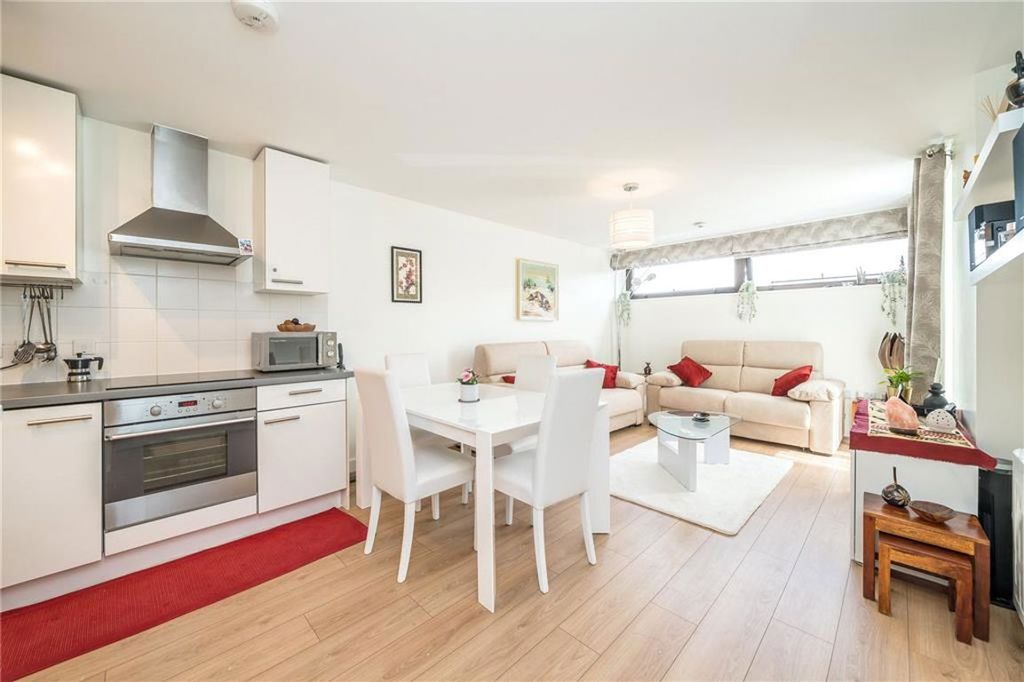Property photo 2 of 7