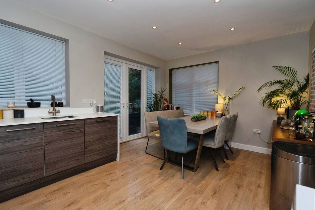 Property photo 3 of 20 Photo