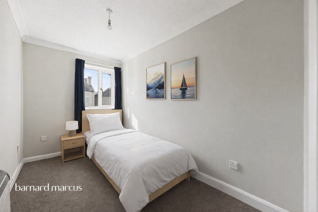 Property photo 3 of 26