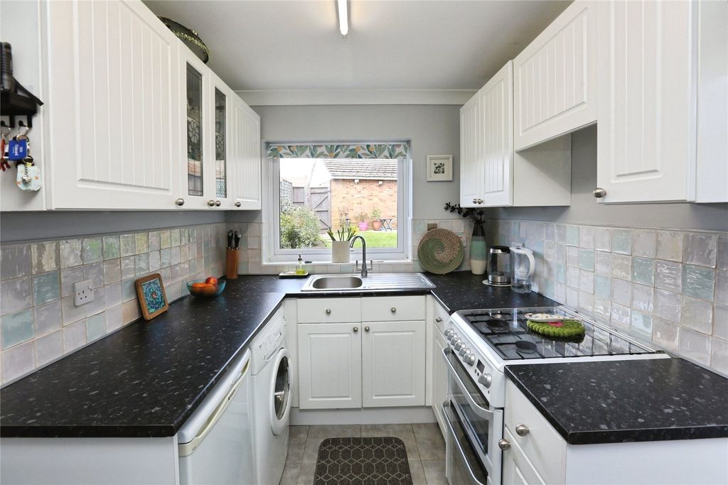Property photo 3 of 15 Kitchen