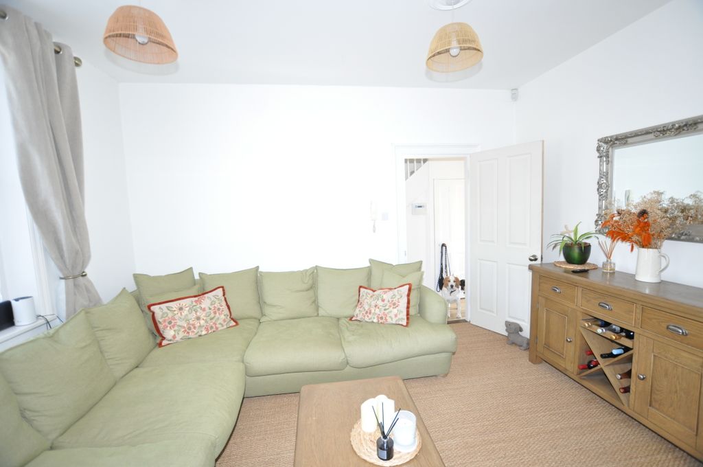 Property photo 3 of 31