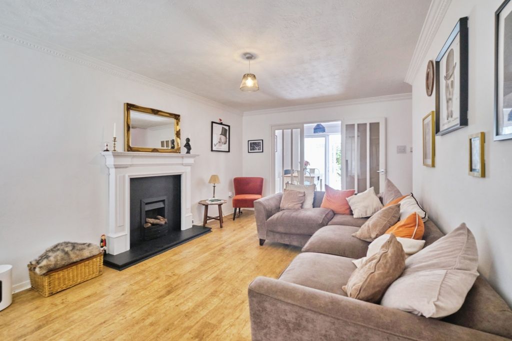 Property photo 3 of 20 Pbox-Img.Jpg