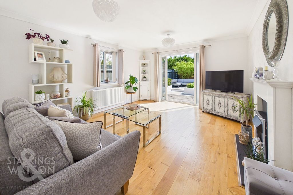 Property photo 2 of 19