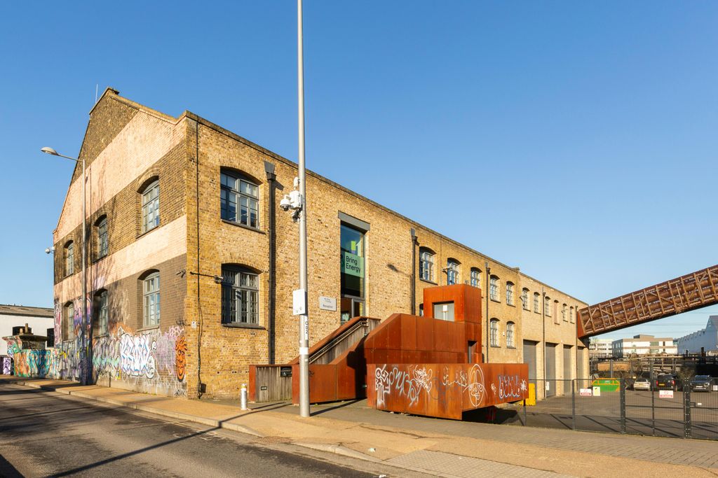 Property photo 1 of 27 75 White Post Lane 1.Jpg