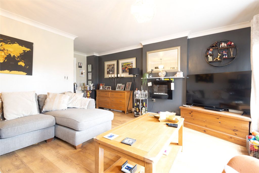 Property photo 1 of 15 Picture No. 12