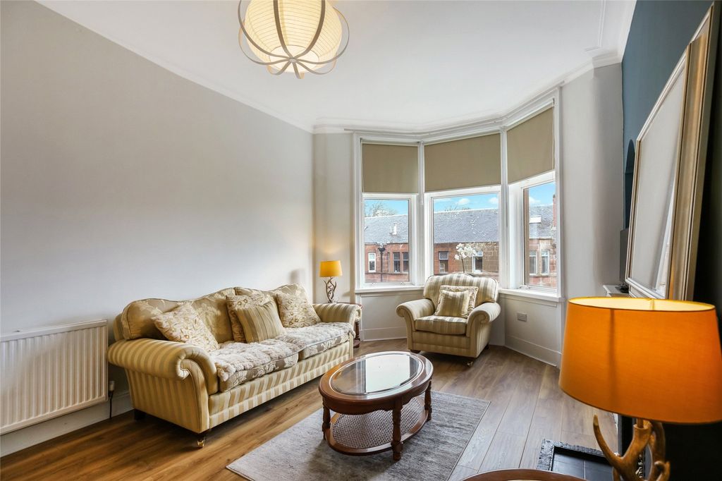 Property photo 3 of 16 Living Room