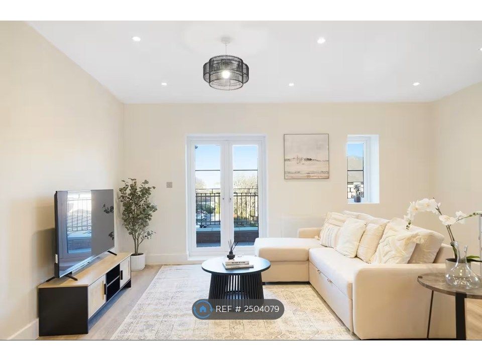 Property photo 2 of 22