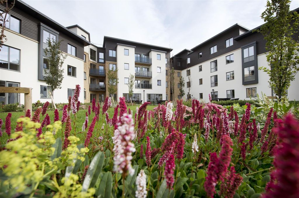 Property photo 1 of 18 Jenner Court.Jpg