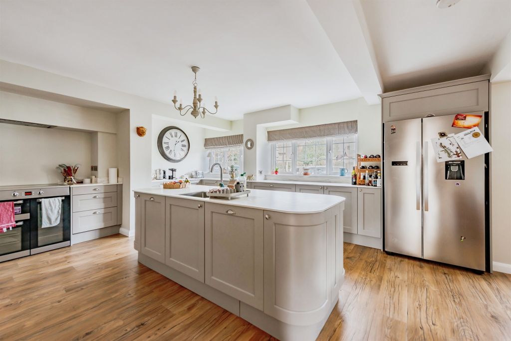 Property photo 3 of 23