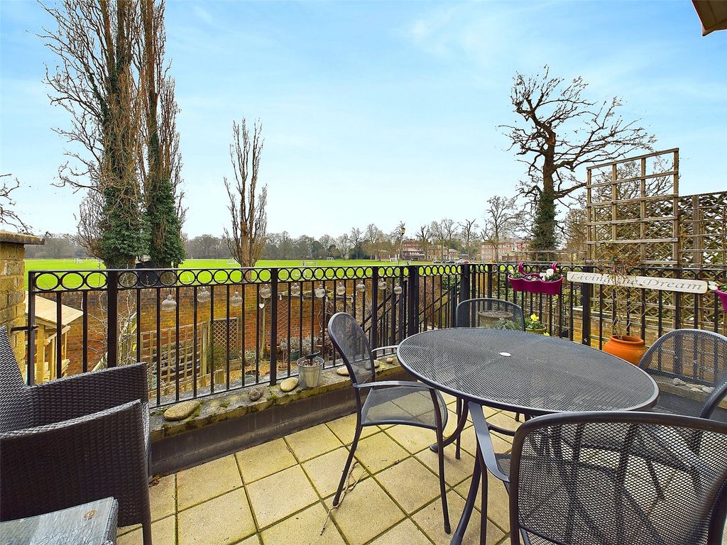 Property photo 3 of 19 Picture No. 23
